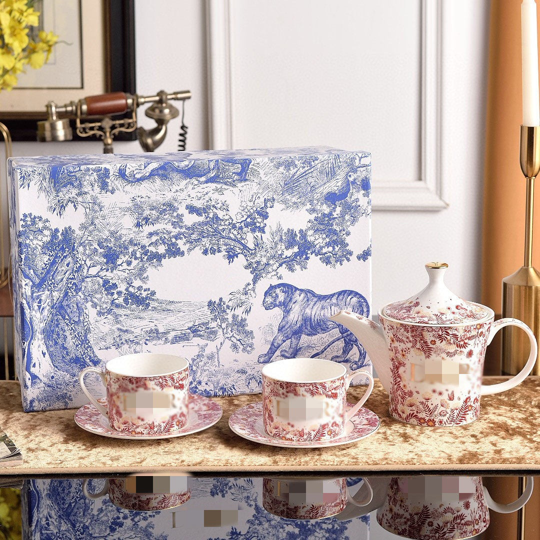 European Style Light Luxury D Brand Red Blue and White Bone China Couple Afternoon Tea Coffee Cup and Saucer Set Gift Box