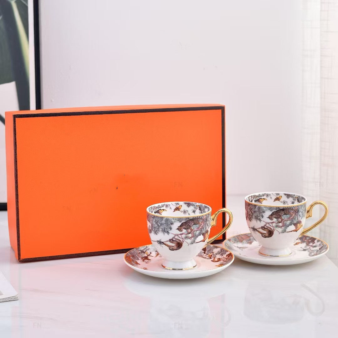 H Home Coffee Cup Set Bone China Afternoon Tea Set Gift Box High Temperature Resistant Tea Cup with 2 Saucers Gift Box