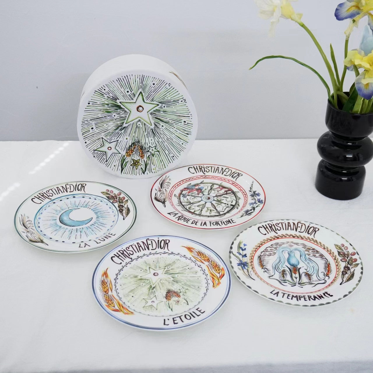 D Brand High-End Light Luxury Bone China Western Dinner Plates Sun Moon Stars 10inch Flat Plates Gift Box Set of 4 Ceramic Plates