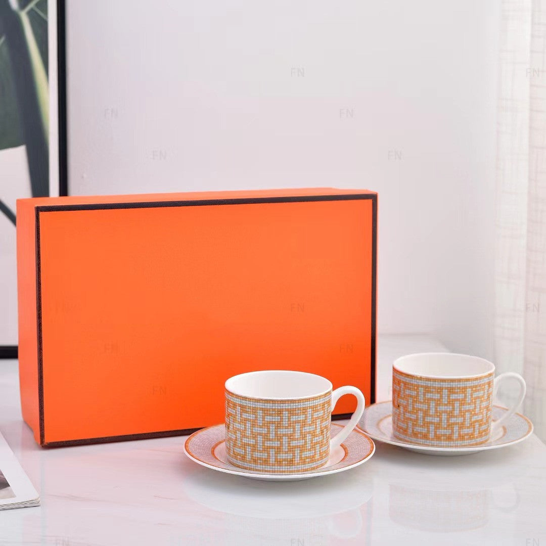 H Home Coffee Cup Set Bone China Afternoon Tea Set Gift Box High Temperature Resistant Tea Cup with 2 Saucers Gift Box