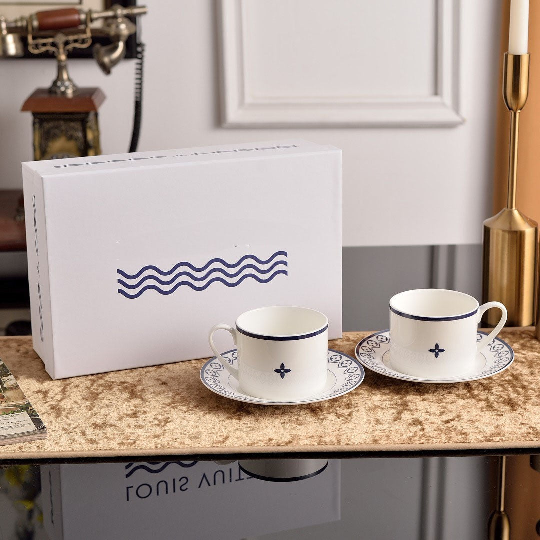 H Home Coffee Cup Set Bone China Afternoon Tea Set Gift Box High Temperature Resistant Tea Cup with 2 Saucers Gift Box