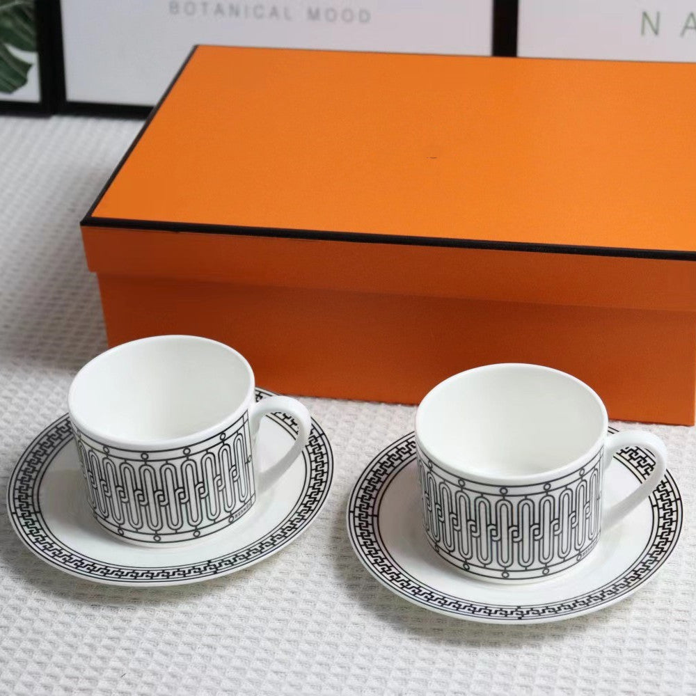 H Home Coffee Cup Set Bone China Afternoon Tea Set Gift Box High Temperature Resistant Tea Cup with 2 Saucers Gift Box
