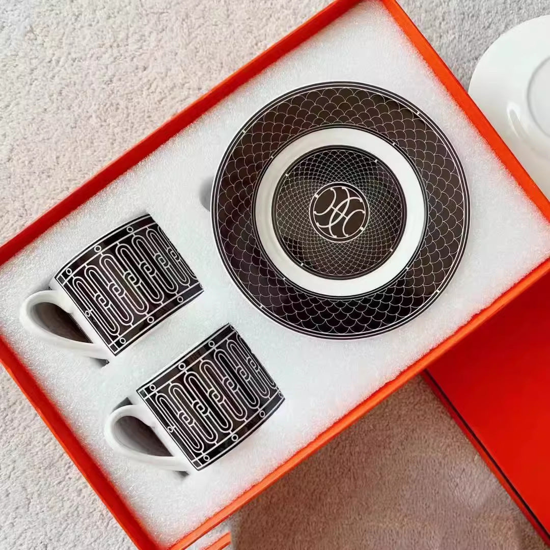 H Home Coffee Cup Set Bone China Afternoon Tea Set Gift Box High Temperature Resistant Tea Cup with 2 Saucers Gift Box