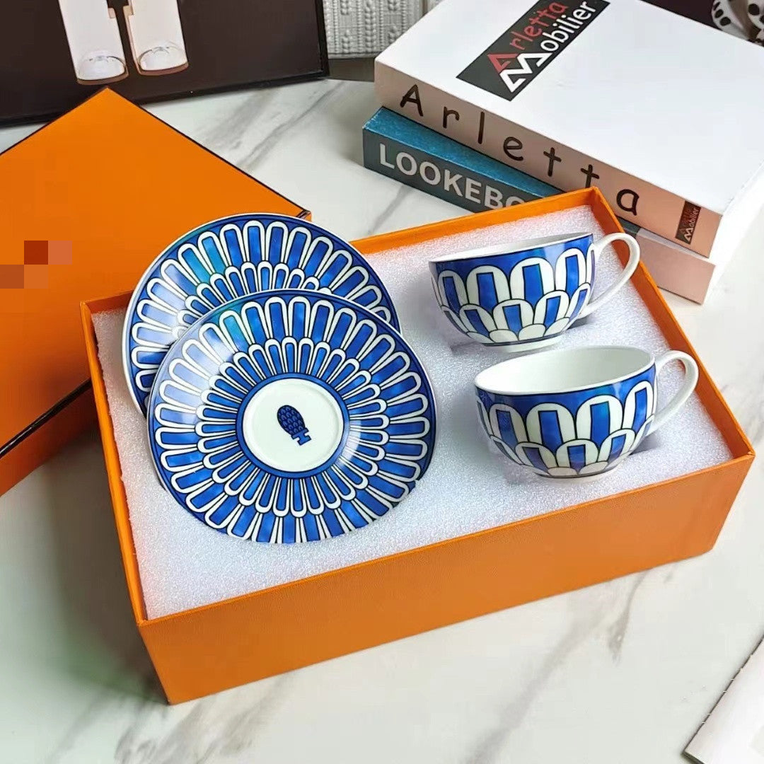 H Home Coffee Cup Set Bone China Afternoon Tea Set Gift Box High Temperature Resistant Tea Cup with 2 Saucers Gift Box