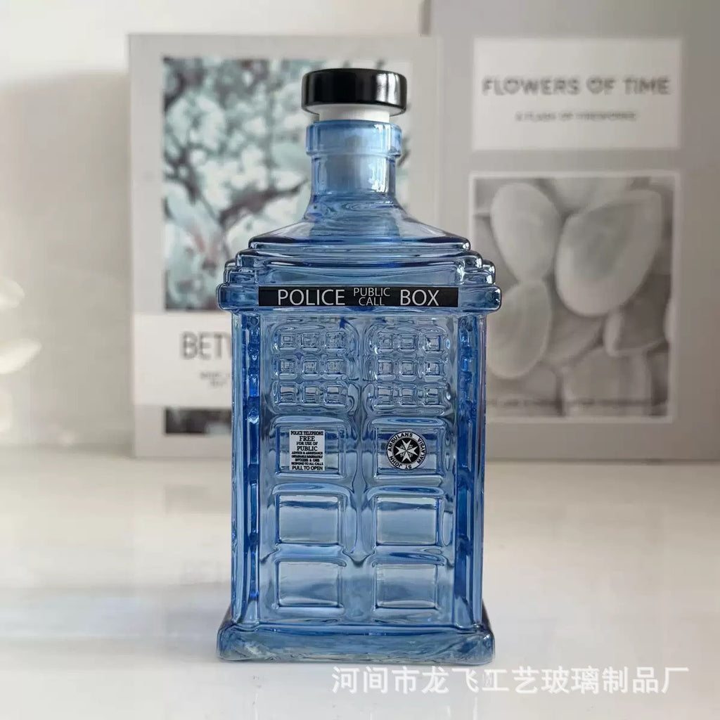 500ml TARDIS Shaped Whiskey Bottle - Dr Who Barware, Unique Sci-Fi Whiskey Gift for Fans, Stylish Blue Glass Liquor Container for Home Bars